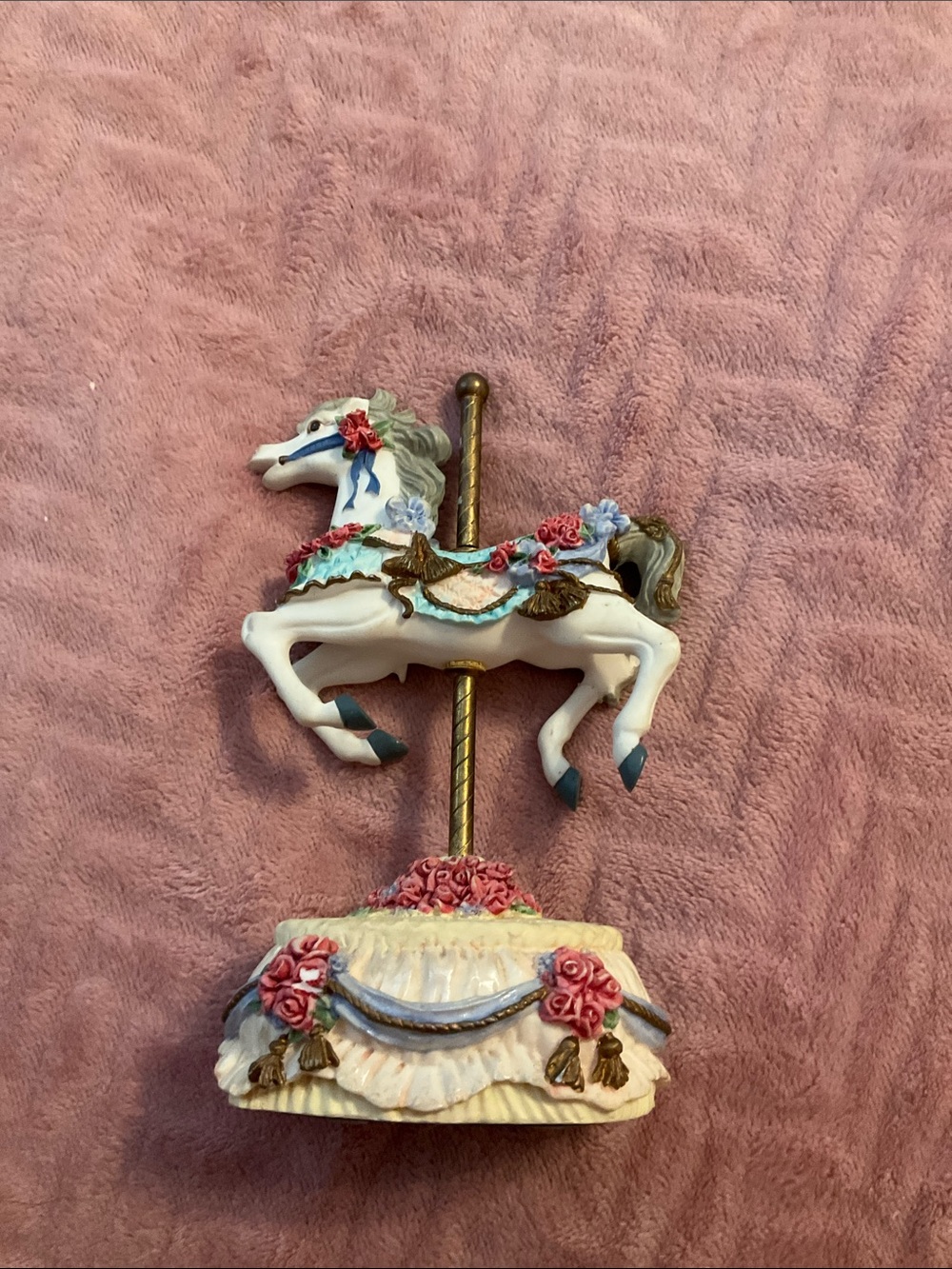 vintage Heritage House Melodies County Fair Collection carousel horse figurine.